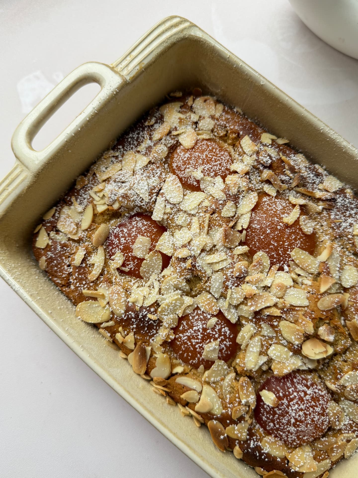 Torta di albicocche e mandorle